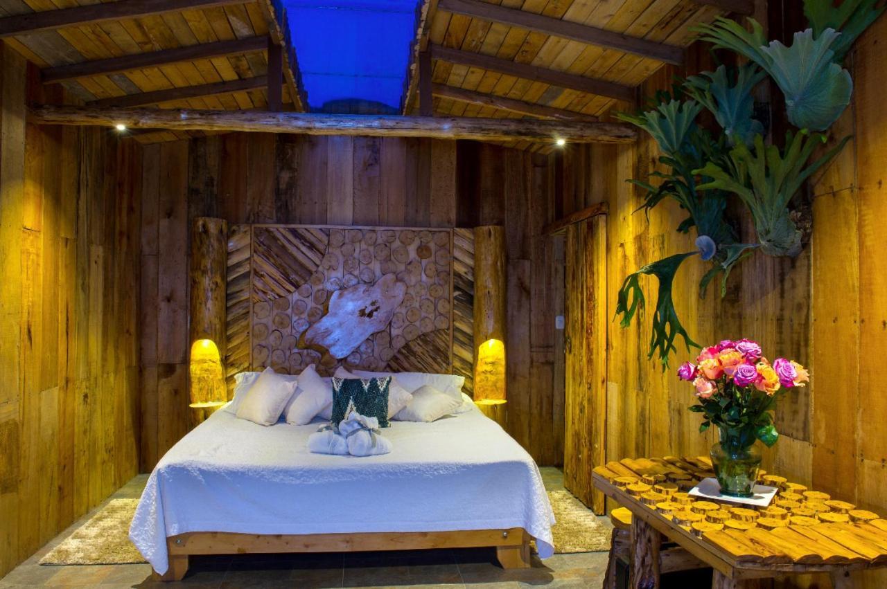Hostal La Laguna Villamaria Екстер'єр фото